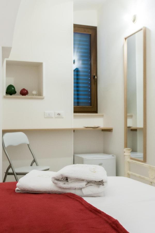 Suite Dante - Typical Apulian Rooms Cisternino Exterior photo